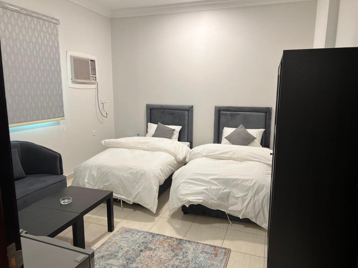Smart Apartments - Янбу Екстериор снимка