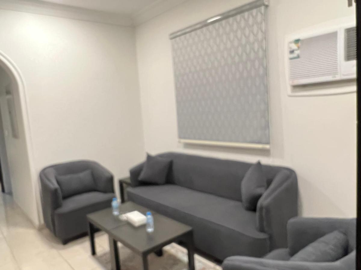 Smart Apartments - Янбу Екстериор снимка