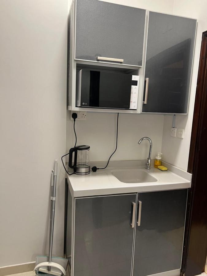 Smart Apartments - Янбу Екстериор снимка